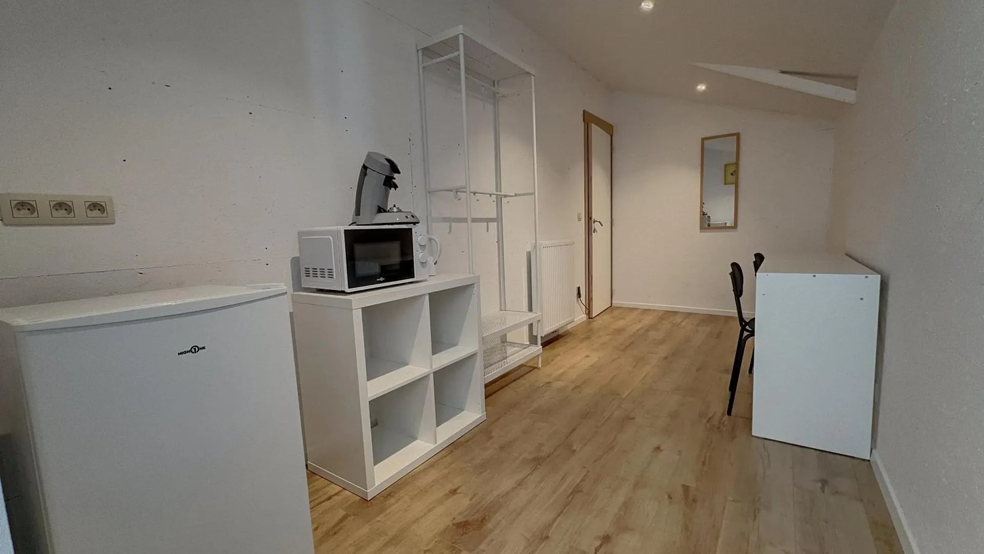 Jean 1B Brussels-Charleroi-Airport Appartement  Charleroi